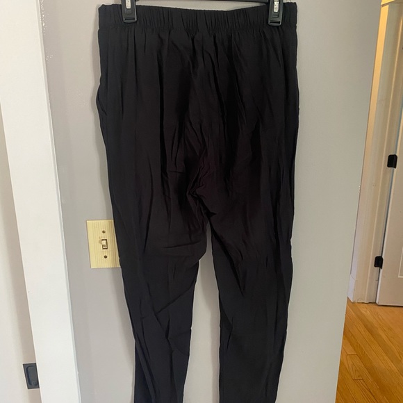 Black high waisted straight leg pleated pant - Picture 3 of 5